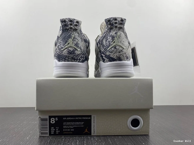 829 2071 StreetReady 813191- Jordan 4 Retro 0612